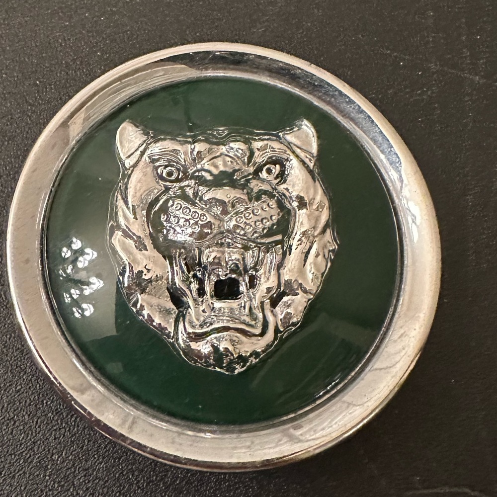 Genuine JaguarWheel Center cap green badge growler